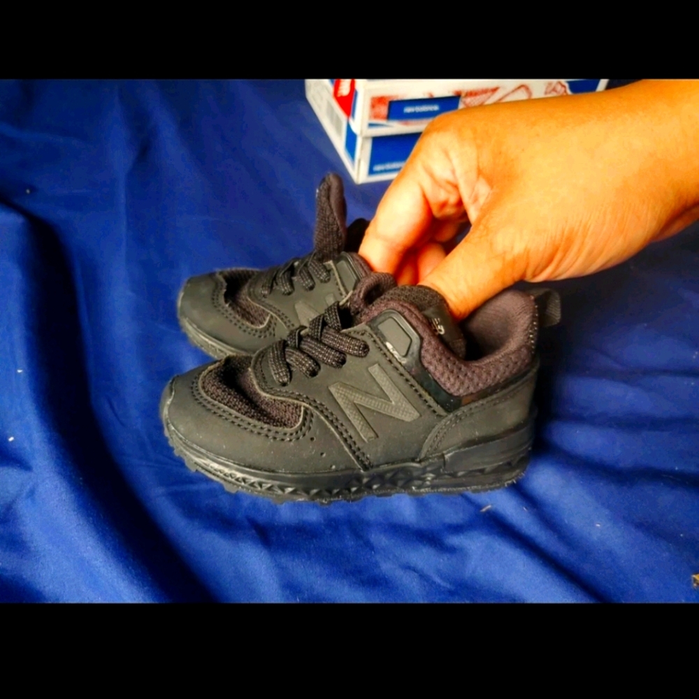 New Balance size 6 toddler sneakers